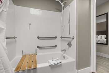 Deluxe Room, 1 King Bed, Accessible, Non Smoking