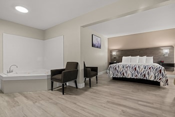 Superior Room, 1 King Bed, Non Smoking, Jetted Tub