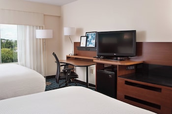 Room, 1 King Bed (Mobility/Hearing Access, Roll-In Shwr)
