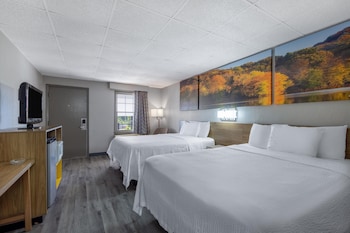 Room, 2 Queen Beds, Smoking