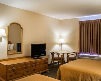 Room, 2 Queen Beds, Non Smoking