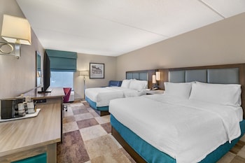 Room, 2 Queen Beds, Microwave