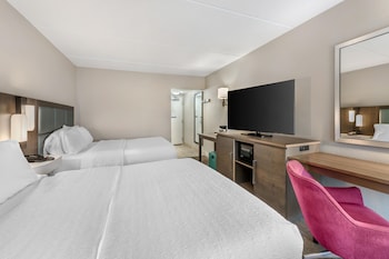 Room, 2 Queen Beds, Microwave
