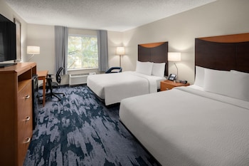 Room, 2 Queen Beds (Mobility Accessible, Roll-In Shower)