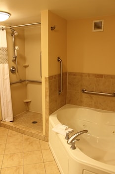 One king suite whirlpool non smoking
