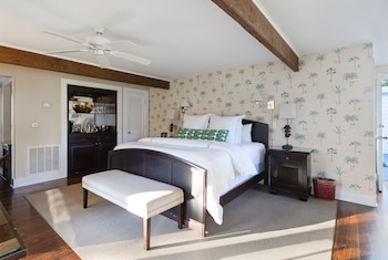 Room 10, King Room