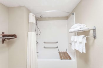 Room, 2 Queen Beds, Accessible, Non Smoking (Mobility)