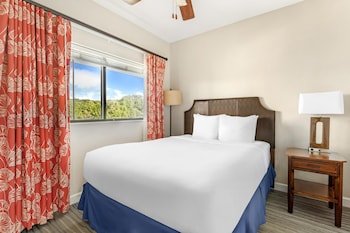 2 BEDROOM 1 KING 1 QUEEN SUITE