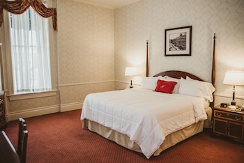 Standard Room, 1 King Bed