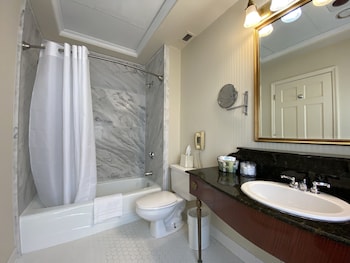 Deluxe Room, 1 King Bed (Preferred)