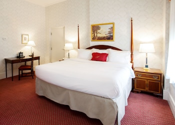 Standard Room, 1 King Bed