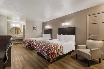 Deluxe Room, 2 Queen Beds, Non Smoking