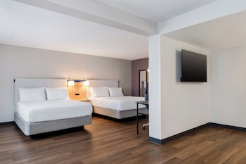 Suite, 2 Queen Beds
