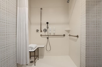 Room, 1 Double Bed, Mobility Accessible, Microwave