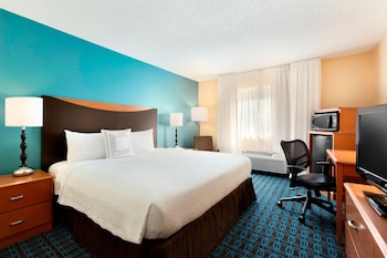 Room, 1 King Bed (Mobility/Hearing Access, Roll-in Shwr)