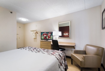 Standard Room, 1 King Bed, Accessible (Smoke Free)