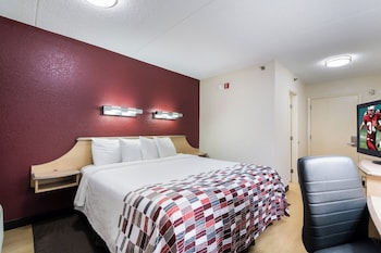 Standard Room, 1 King Bed, Accessible (Smoke Free)