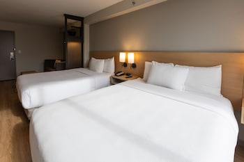 Room (High Floor, Two Queen Beds, Sofa Bed)