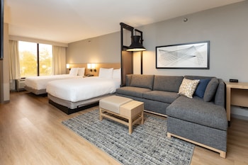 Room (High Floor, Two Queen Beds, Sofa Bed)