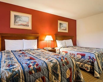 Standard Room, 2 Queen Beds, Non Smoking