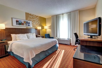 Room, 1 King Bed, Hearing Accessible (Roll-in Shower)