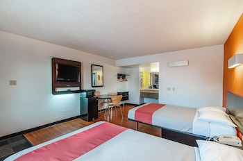 Standard Room, 2 Double Beds, Non Smoking, Refrigerator & Microwave
