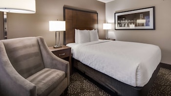 Standard Room, 1 Queen Bed, Non Smoking, Refrigerator & Microwave