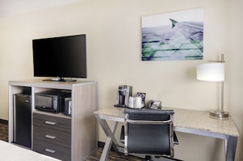Standard Room, 2 Queen Beds, Non Smoking, Refrigerator & Microwave