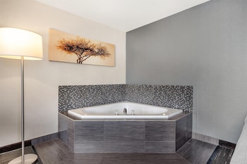 Suite, 1 King Bed, Non Smoking, Jetted Tub