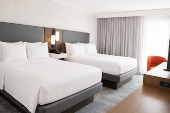 Room, 2 Queen Beds, Microwave (Shower Only)