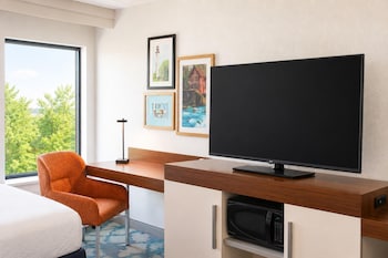 Room, 2 Queen Beds, Microwave (Shower Only)