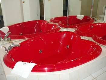 Standard Room, 1 King Bed, Jetted Tub