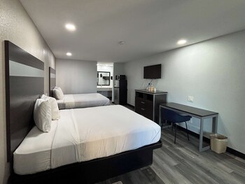 Deluxe Room, 2 Queen Beds, Smoking, Refrigerator & Microwave