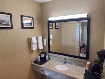 Room, 2 Queen Beds, Non Smoking (Upgrade)