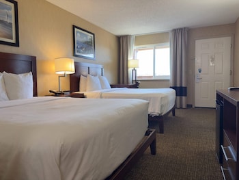 2 Queen, Bay View Corner Room
