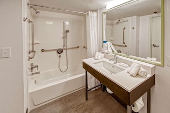 Room, 2 Queen Beds, Accessible, Non Smoking