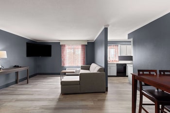 Deluxe Room, 1 King Bed, Non Smoking (Deluxe Family Room)