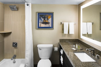 Room, 2 Queen Beds (Mobility & Hearing, Roll-In Shower)