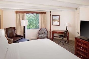 Suite, 1 King Bed, Balcony