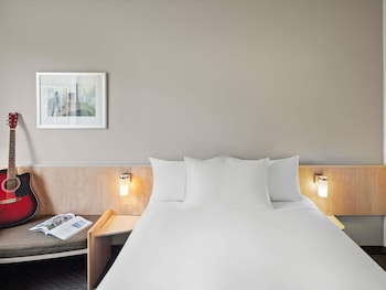 Standard Room, 1 Queen Bed