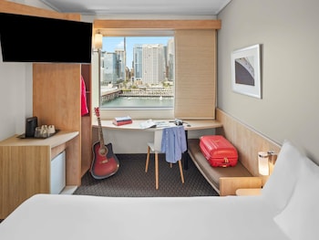 Superior Room, 1 Queen Bed, City Skyline