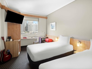 Superior Room, 2 Single Beds, City Skyline