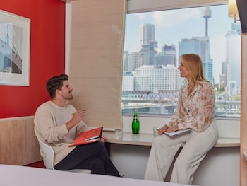 Superior Room, 2 Twin Beds, (Darling Harbor Facing)