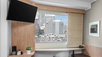 Superior Room, 1 Queen Bed (Darling Harbor Facing)