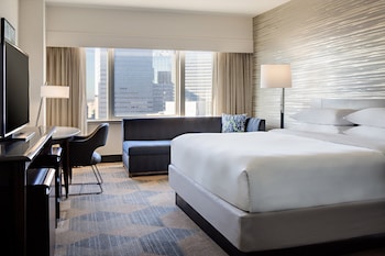 Deluxe Room, 1 King Bed, Non Smoking, City View