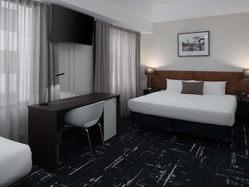 Superior Room, 1 King Bed (Accessible Bathroom)