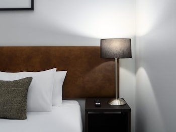 Standard Room, 1 Queen Bed