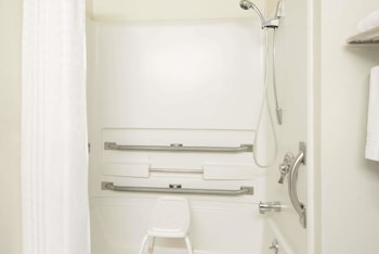 Room, 1 Queen Bed, Accessible, Non Smoking (Bathtub)