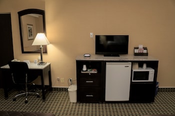 Standard Room, 2 Queen Beds, Non Smoking