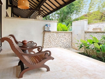 Room, 1 King Bed, Terrace (Tropical,1 King Bed, Beach Wing)
